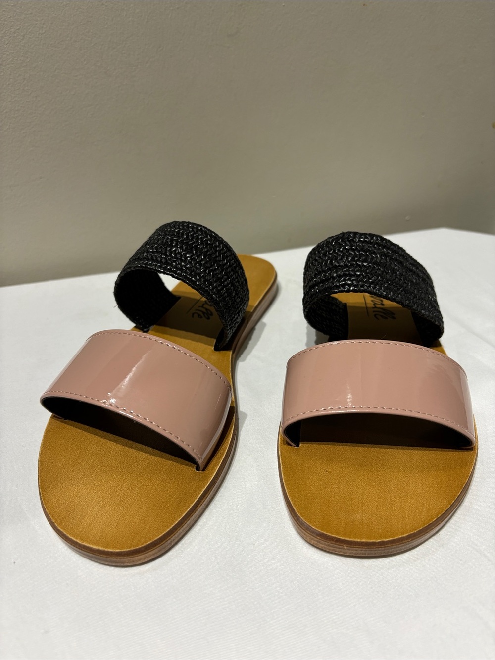 l’intervalle women’s Two-Band Slide Sandals in Blush and Black